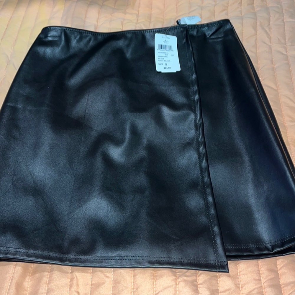 Windsor leather skirt